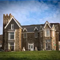 Min-Y-Môr Hotel