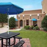 Hampton Inn & Suites Pine Bluff