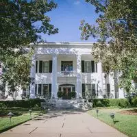 1842 Inn